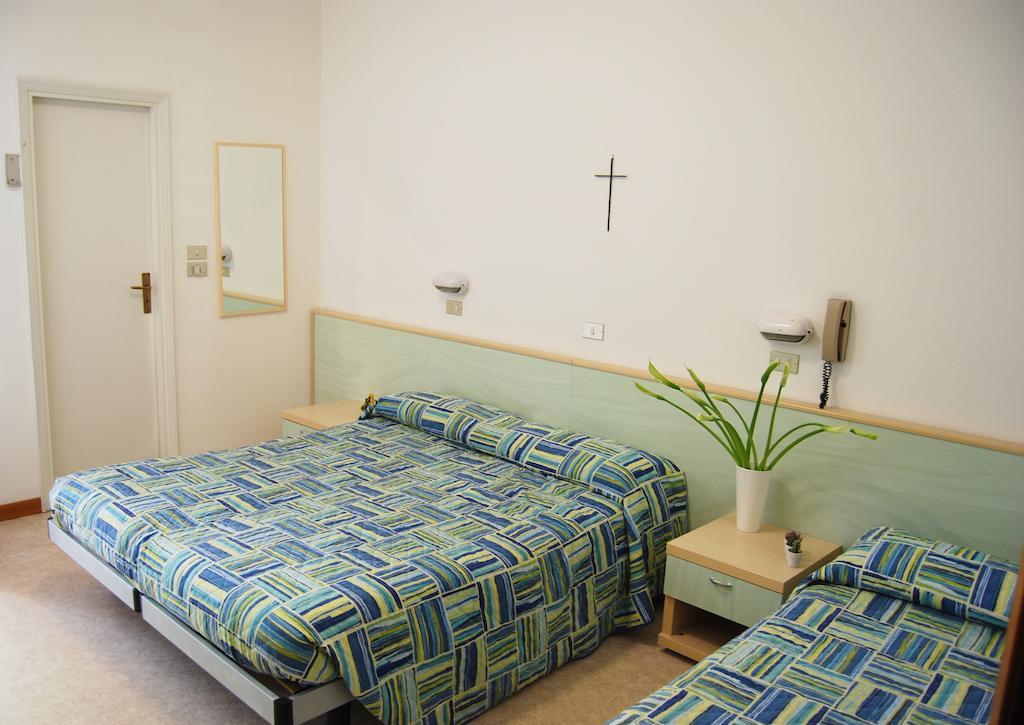 Hotel Solemare Cesenatico Cameră foto
